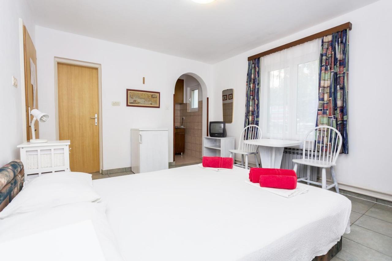 Lussino Accommodation Mali Lošinj Esterno foto